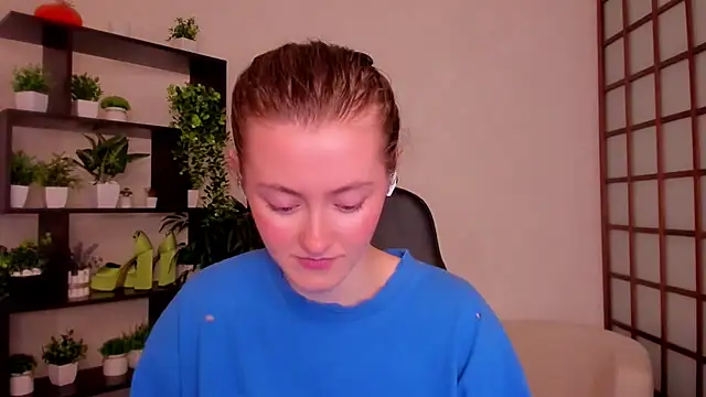 KateCuddle online show from 12, 9, 2025