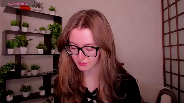 KateCuddle online show from 24, 3, 2026