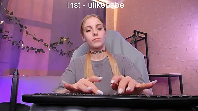 Anna Fink online show from 18, 2, 2025