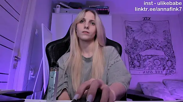 Anna Fink online show from 5, 10, 2025