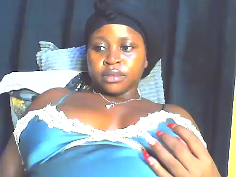 Snapshot of EboniesBelle chatting on 4, 5, 2026 EboniesBelle online show from 4, 5, 2026