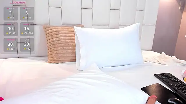 ValeriaGarcia online show from 18, 12, 2024