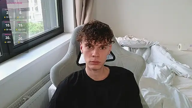 Snapshot of cute_thomas chatting on 27, 5, 2026 cute thomas online show from 27, 5, 2026