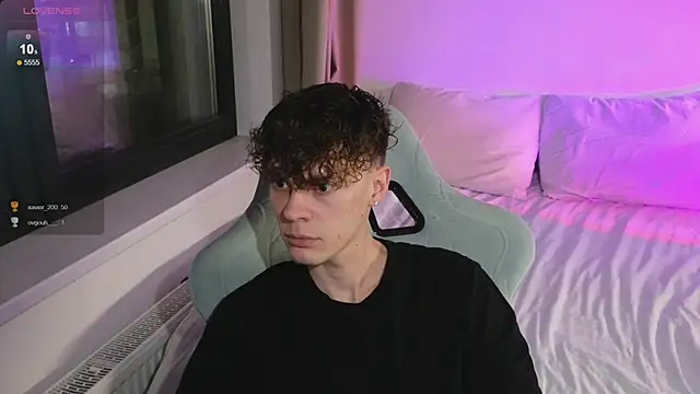 Snapshot of cute_thomas chatting on 3, 6, 2026 cute thomas online show from 3, 6, 2026