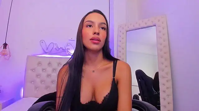 Snapshot of xiomara__cortes chatting on 14, 3, 2025 xiomara cortes online show from 14, 3, 2025