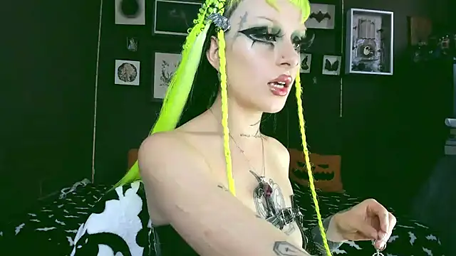 insania 9999  online show from 17, 1, 2025