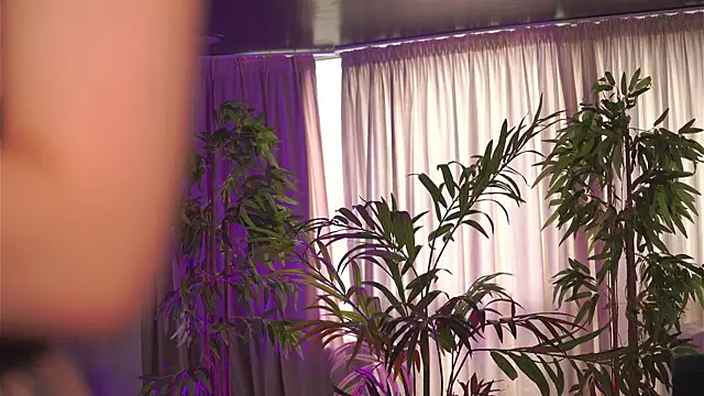 HotSkinnyX online show from 9, 11, 2025