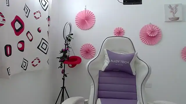 InocentHeaven1 online show from 17, 12, 2025