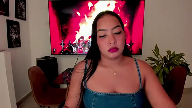 Snapshot of brunetenikole02 chatting on 20, 10, 2025 brunetenikole02 online show from 20, 10, 2025