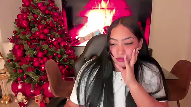 Snapshot of brunetenikole02 chatting on 18, 12, 2025 brunetenikole02 online show from 18, 12, 2025