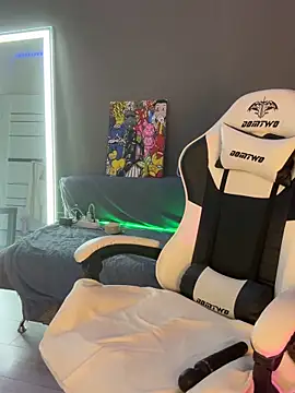 julia fly online show from 20, 11, 2025