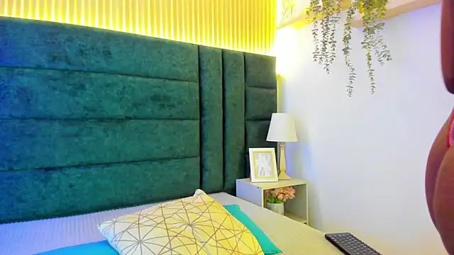 Snapshot of AntonellaaHot chatting on 13, 3, 2025 AntonellaaHot online show from 13, 3, 2025