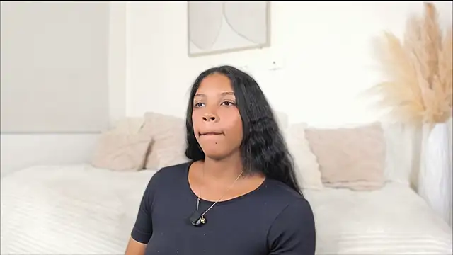 ZOEGARNER01 online show from 16, 4, 2026