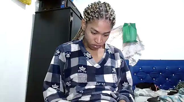 angelamarie1 online show from 4, 1, 2025