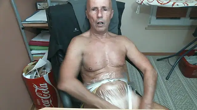 Snapshot of olibrius71 chatting on 22, 12, 2025 olibrius71 online show from 22, 12, 2025