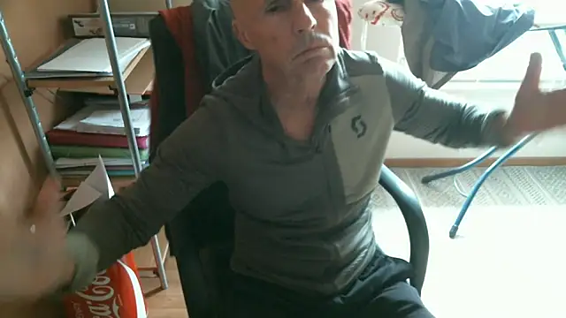 Snapshot of olibrius71 chatting on 10, 1, 2026 olibrius71 online show from 10, 1, 2026