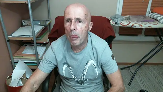 Snapshot of olibrius71 chatting on 13, 2, 2026 olibrius71 online show from 13, 2, 2026