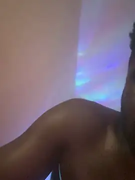 Snapshot of versetopcouple chatting on 23, 10, 2025 versetopcouple online show from 23, 10, 2025