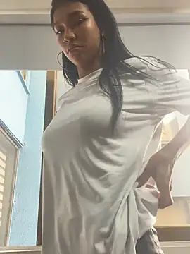 LauraAristizabal online show from 31, 1, 2025