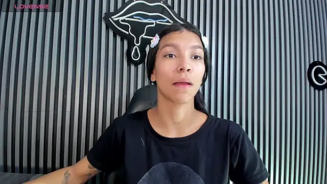 LauraAristizabal online show from 26, 2, 2025