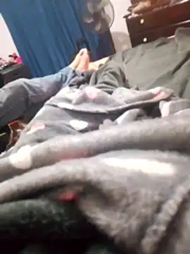 Snapshot of Mamilinda18 chatting on 25, 11, 2025 Mamilinda18 online show from 25, 11, 2025