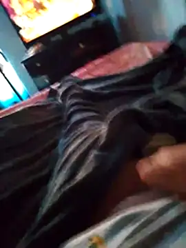 Snapshot of Mamilinda18 chatting on 25, 11, 2025 Mamilinda18 online show from 25, 11, 2025