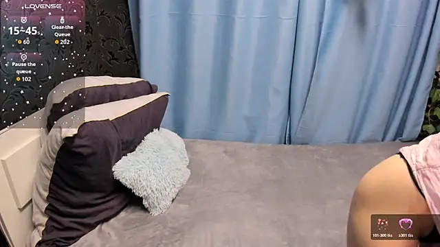 Snapshot of MelaniGrand chatting on 28, 11, 2025 MelaniGrand online show from 28, 11, 2025