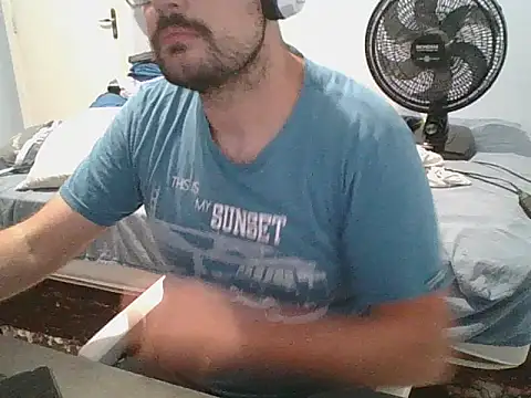 Snapshot of SuyNey chatting on 15, 3, 2026 SuyNey online show from 15, 3, 2026