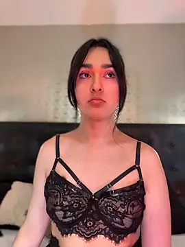 Snapshot of MiahWindsor chatting on 23, 5, 2026 MiahWindsor online show from 23, 5, 2026