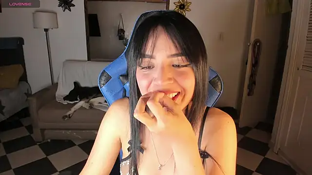 Miss Nicole online show from 22, 3, 2025