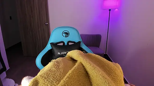 Miss Nicole online show from 12, 2, 2026