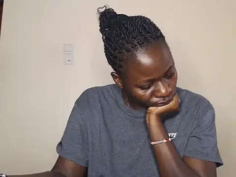 queenofqueens96 online show from 27, 2, 2026