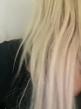 Bustyblondebabe32 online show from 14, 1, 2026