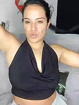 zhayra rose online show from 3, 1, 2025