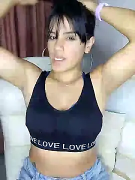 zhayra rose online show from 14, 1, 2025