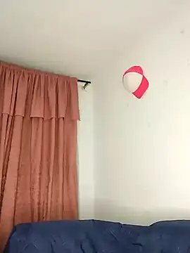 zhayra rose online show from 30, 1, 2025