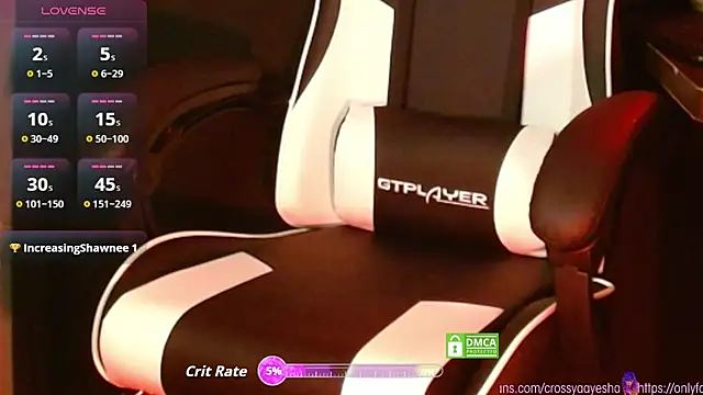 Snapshot of CrossyAayesha chatting on 1, 11, 2025 CrossyAayesha online show from 1, 11, 2025