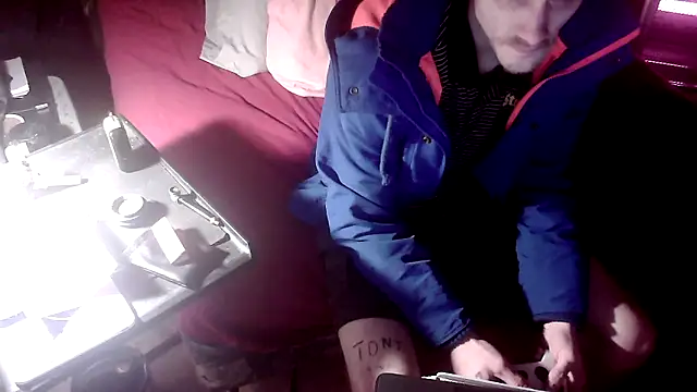 Snapshot of xxxTony999 chatting on 4, 12, 2024 xxxTony999 online show from 4, 12, 2024