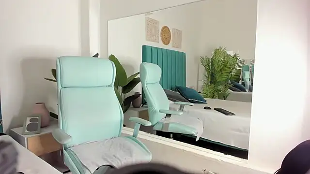 Snapshot of LiamCharlotte45 chatting on 13, 3, 2025 LiamCharlotte45 online show from 13, 3, 2025