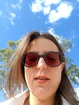 Snapshot of dolcehelena993 chatting on 4, 10, 2025 dolcehelena993 online show from 4, 10, 2025