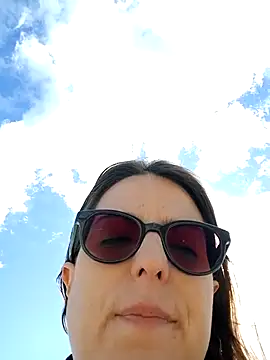 Snapshot of dolcehelena993 chatting on 6, 10, 2025 dolcehelena993 online show from 6, 10, 2025