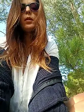 Snapshot of dolcehelena993 chatting on 10, 10, 2025 dolcehelena993 online show from 10, 10, 2025