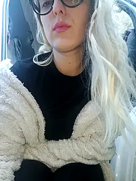 dolcehelena993 online show from 21, 12, 2025