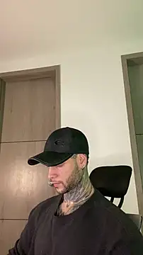 Snapshot of _jamesleandros1 chatting on 4, 6, 2026 jamesleandros1 online show from 4, 6, 2026