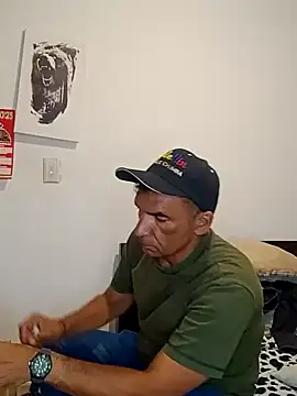 Snapshot of Daddy1972 chatting on 2, 2, 2025 Daddy1972 online show from 2, 2, 2025