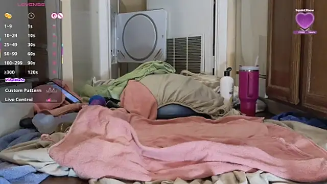 LoveSaraChristine online show from 6, 4, 2026