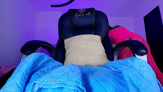 naomi kyse online show from 17, 4, 2026