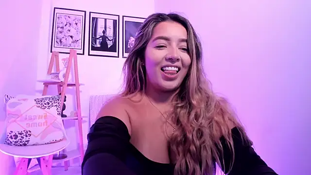 Snapshot of sofihill01 chatting on 21, 4, 2026 sofihill01 online show from 21, 4, 2026
