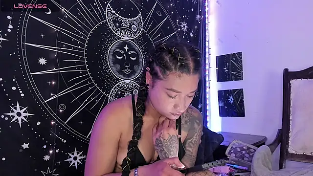 Eva Lee  online show from 16, 10, 2025