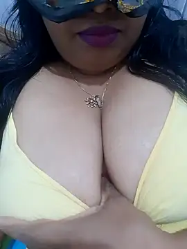 Snapshot of chubby_wife chatting on 8, 2, 2025 chubby wife online show from 8, 2, 2025